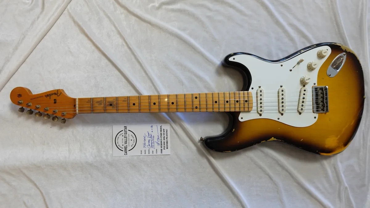 2005 Fender Custom Shop Relic Strat – 6 pounds