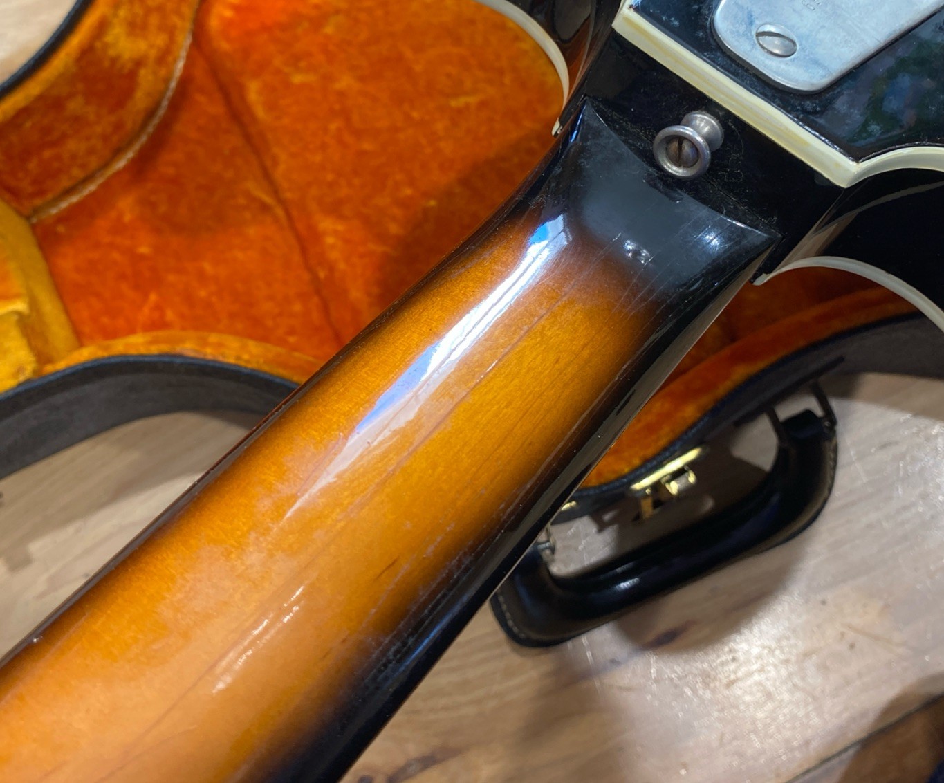 ****READ*** VTG 1966 Hagstrom V 1 Viking Sunburst w/Bigsby Tremlo Original Case