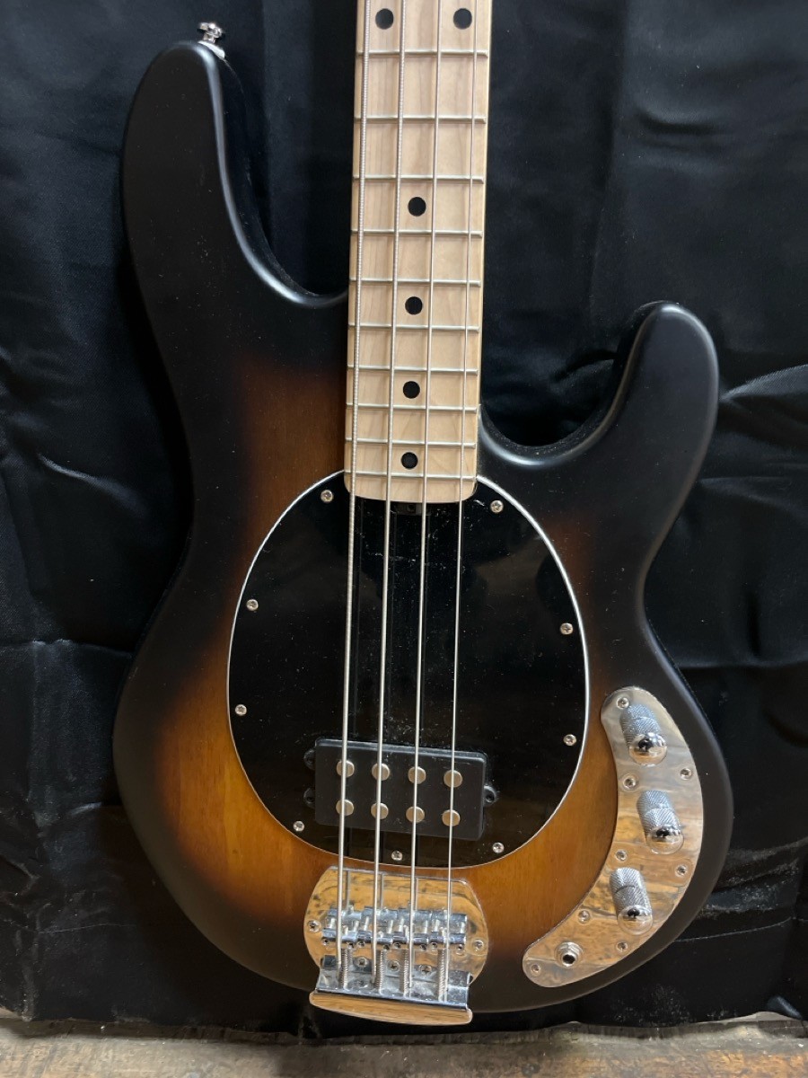 STERLING STING RAY BY MUSIC MAN 4 STRING BASE (H83004061)