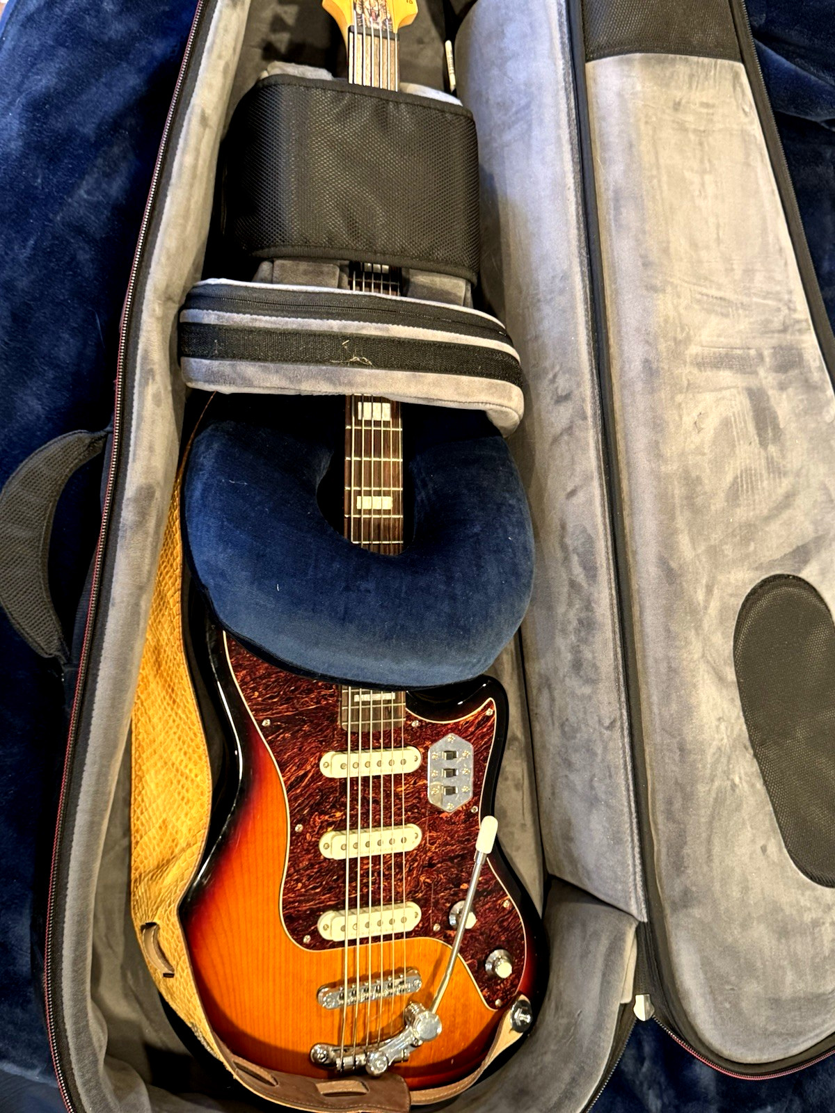 Schecter Guitar Research Hellcat VI Extended-Range Guitar 3-Tone Sunburst