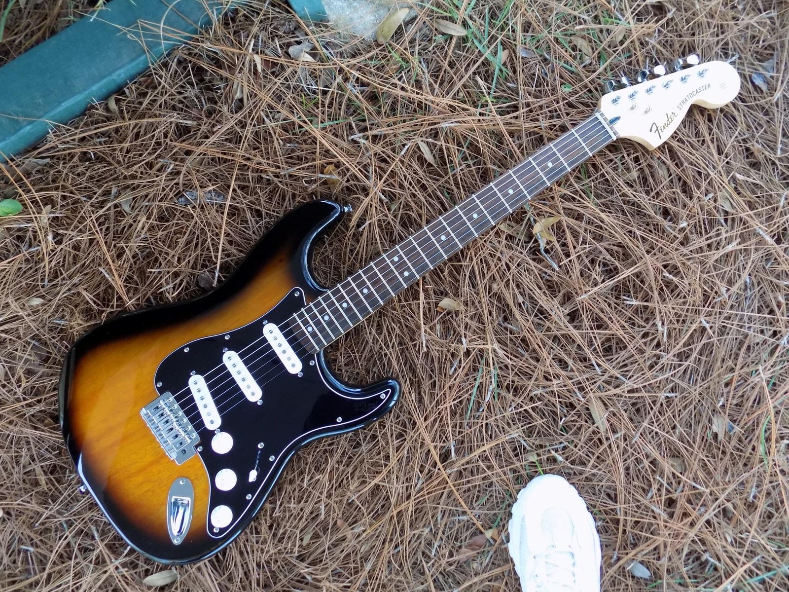 Squier “Custom Shack ” Strat, Alnico 5 Pickups, Custom Wiring,Capacitor Upgrade