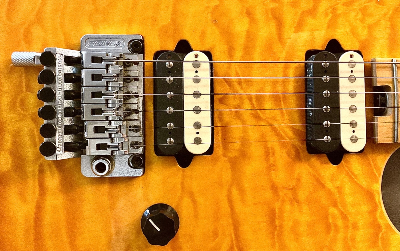 AMBER (YELLOW-ORANGE) PEAVEY WOLFGANG SPECIAL EXP(?) WITH PEAVEY HARD-SHELL CASE