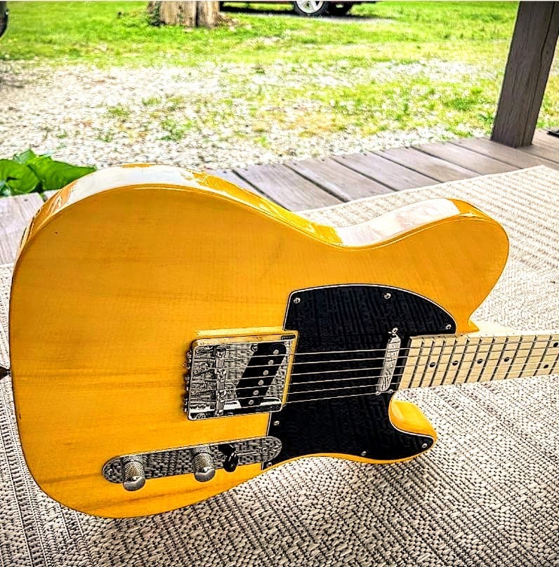 🎸FAST SHIPPING!🎸T Style Electric Guitar +Soft Case +Strap +Cable +More!