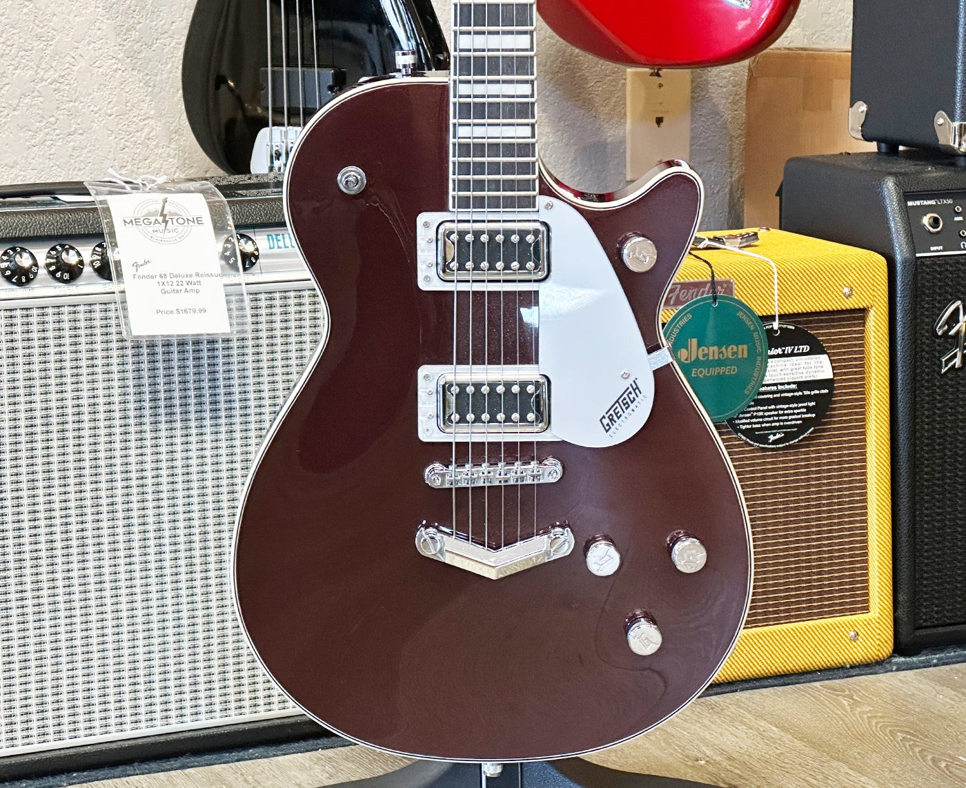Gretsch G5220 BT BroadTron Jet in Dark Cherry Metallic w/ Case