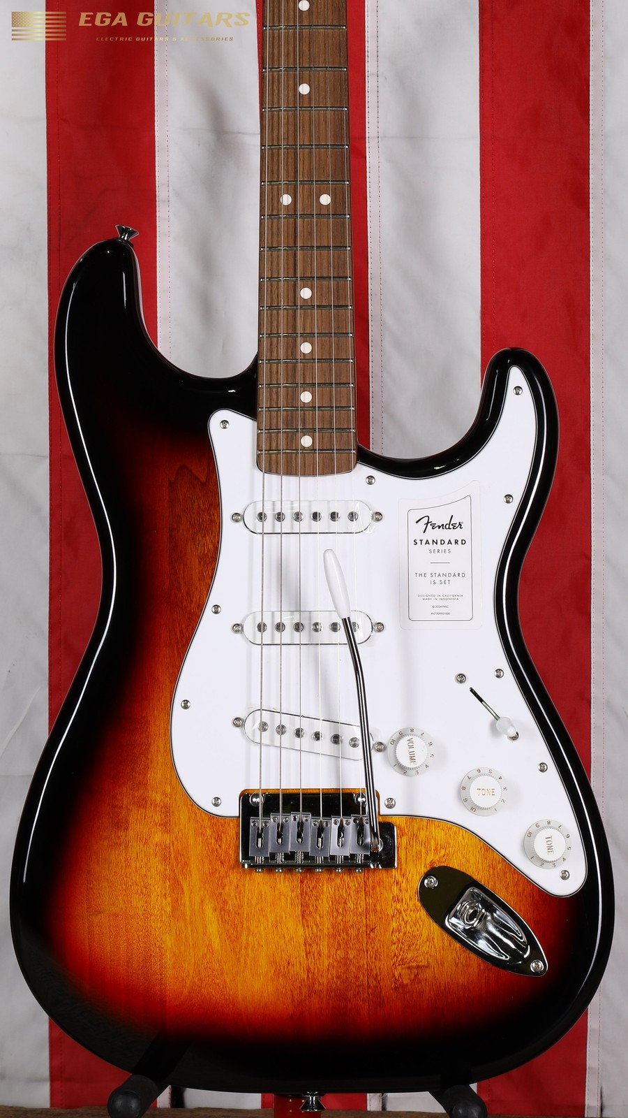 Fender Standard Stratocaster – 3-Color Sunburst