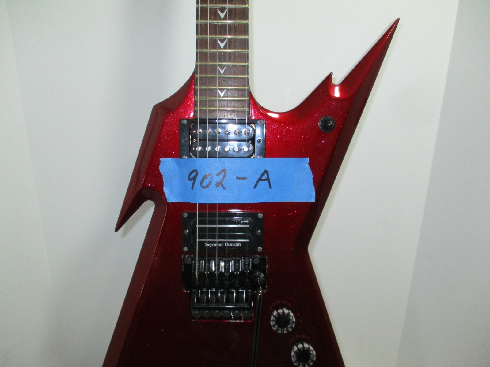 Dean RZR Razorback guitar candy apple red