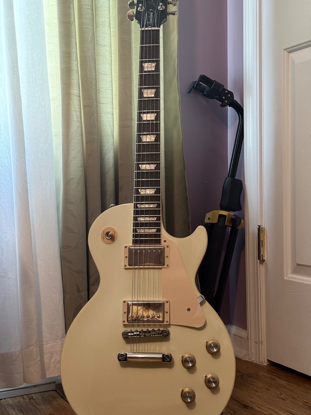 Gibson Les Paul Standard ’60s Plain Top Electric Guitar – Classic White-Open Box