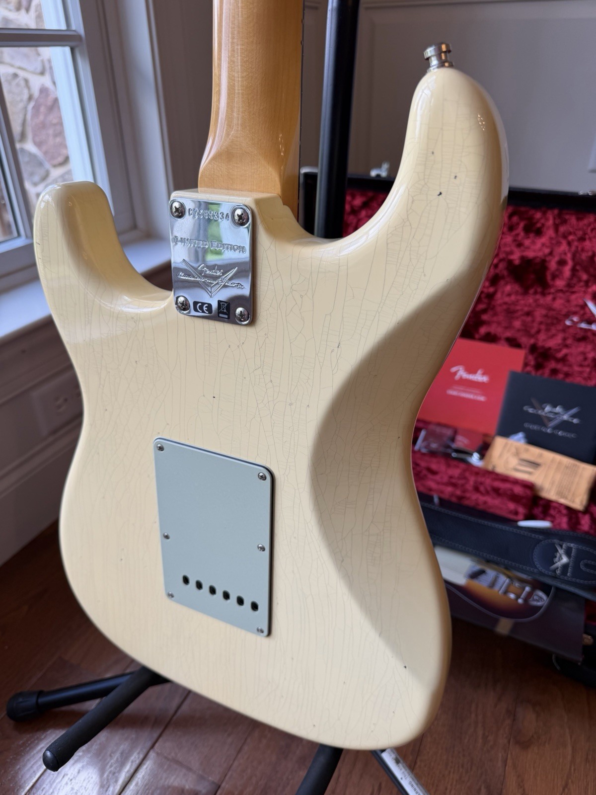 2025 Fender Custom Shop ‘65 Stratocaster W25 Journeyman – Aged Vintage White