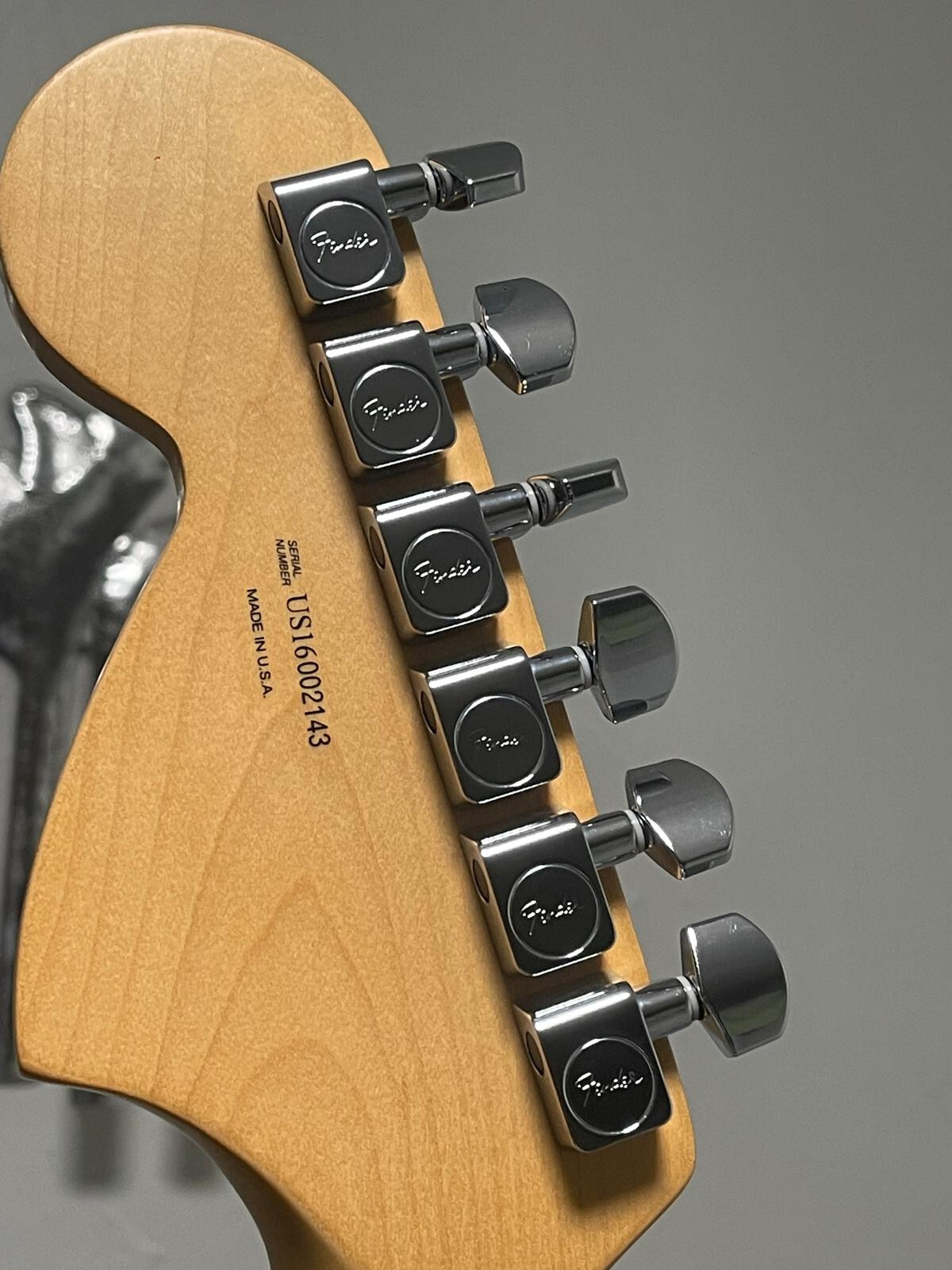FENDER AMERICAN SPECIAL STRAT HSS AND 13 PIN ROLAND GK-3 PICKUP WITH CASE