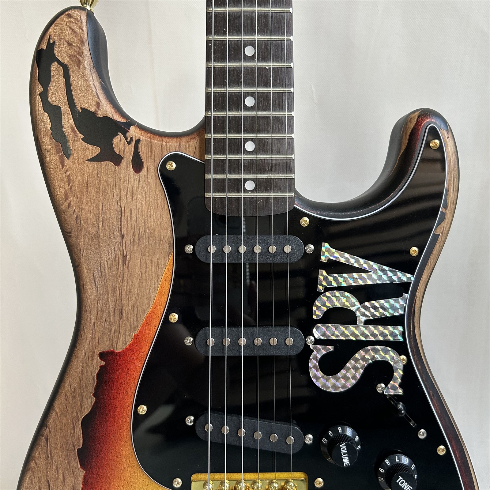Custom Custom Shop Vintage ST SRV Strat: Alder, SSS, Tremolo, Gold Hardware