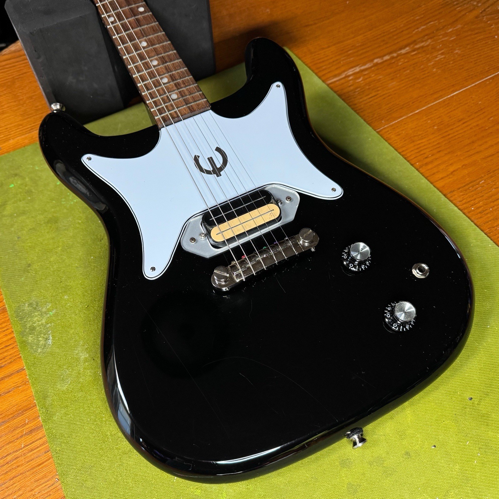 PRO-MOD Epiphone Coronet w/Bill Lawrence L500L Pickup 11.7k Kluson Deluxe Tuners