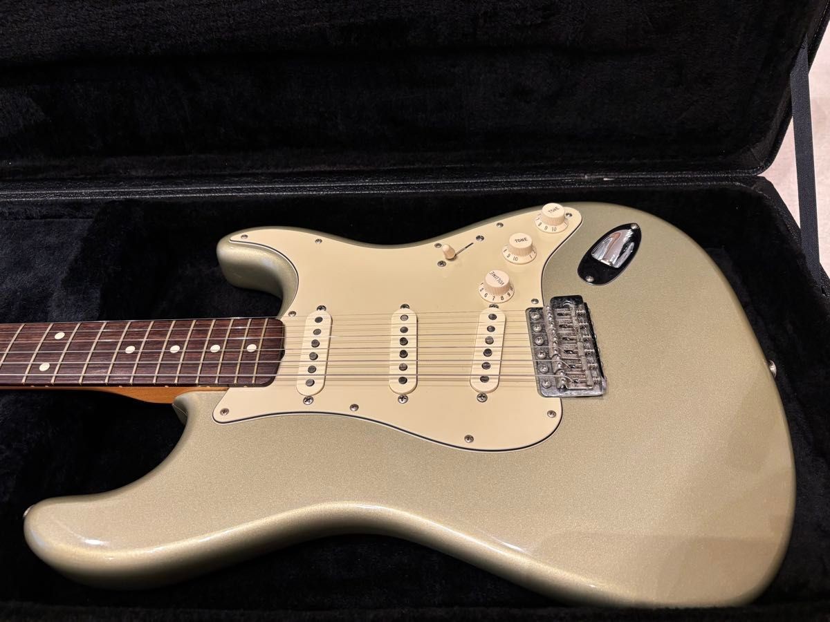 Fender Mexico Classic Player 60s Stratocaster Gold Series Rare Color