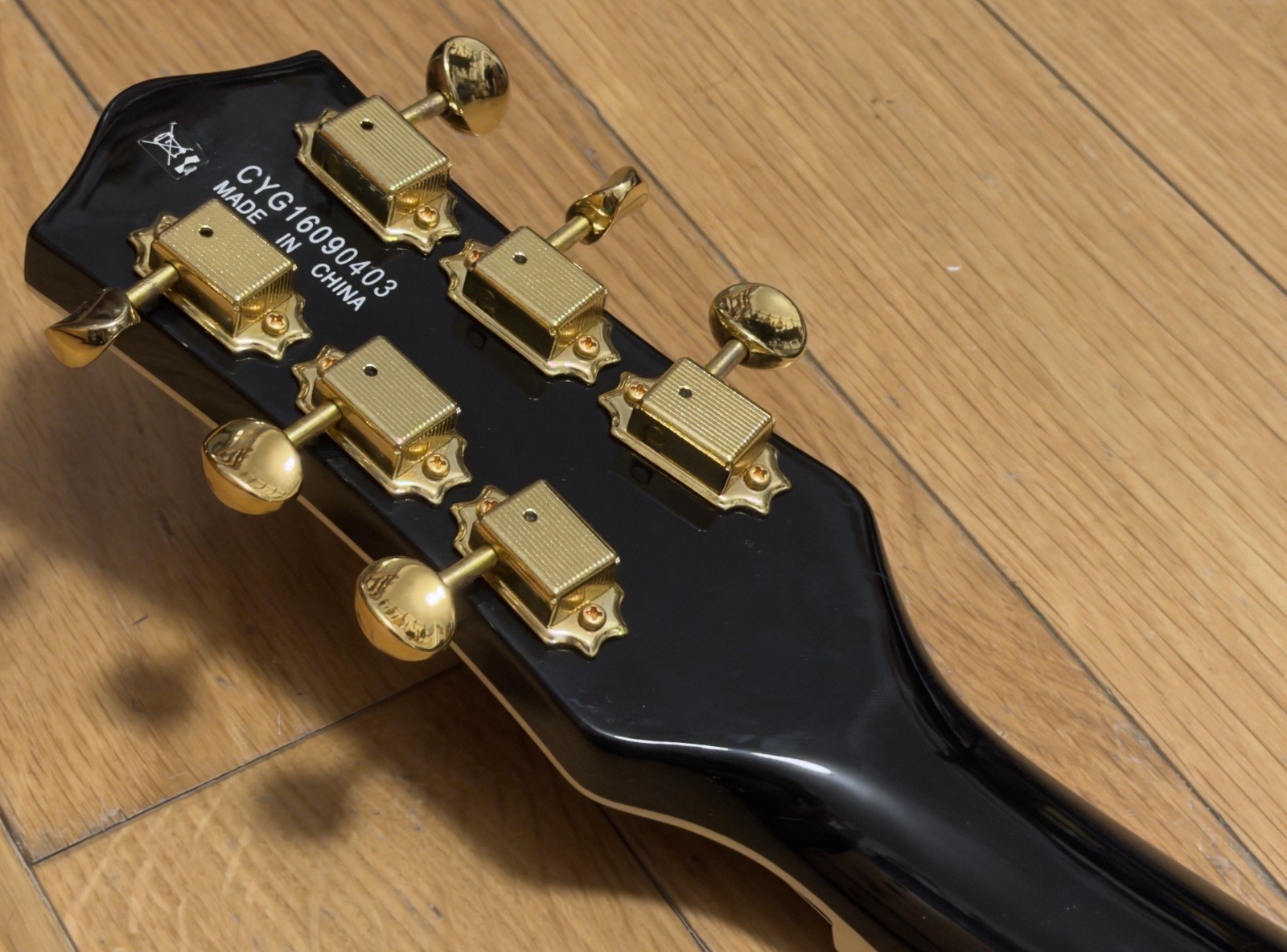 Gretsch G5237TG Electromatic Jet FT Bigsby LE Guitar Black Pearl Metallic Gold