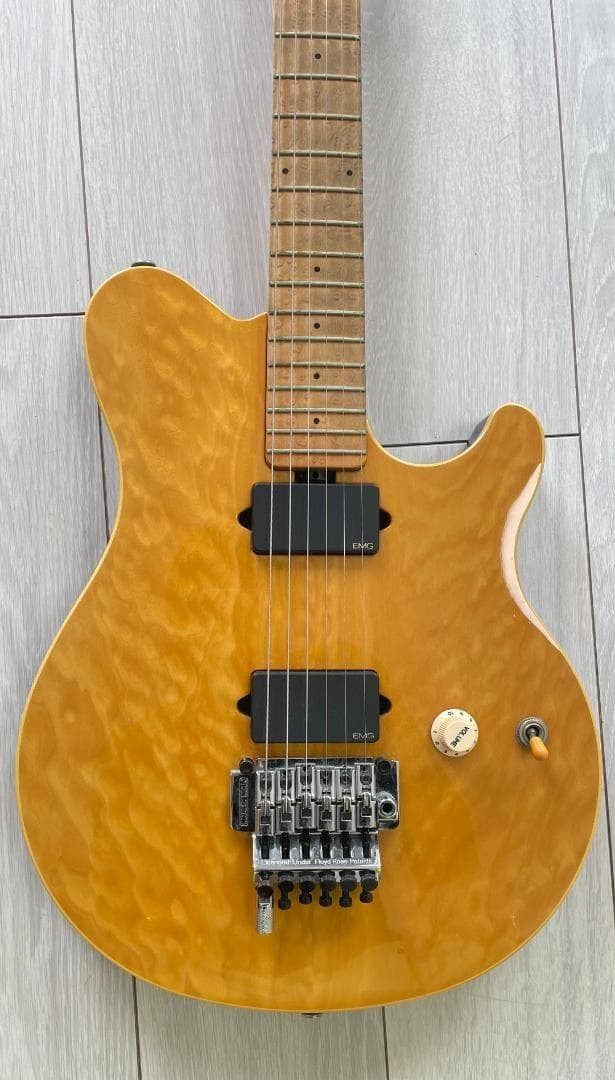 MusicMan AXIS USA Translucent Gold Electric Guitar