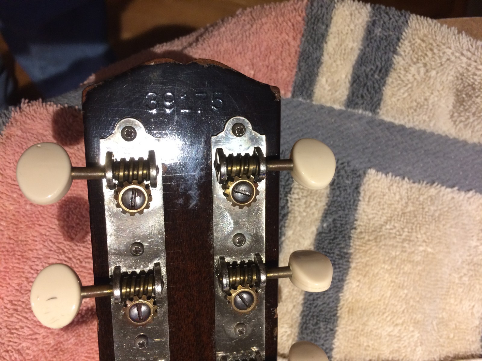 Vintage Gibson Melody Maker D Sunburst 1963