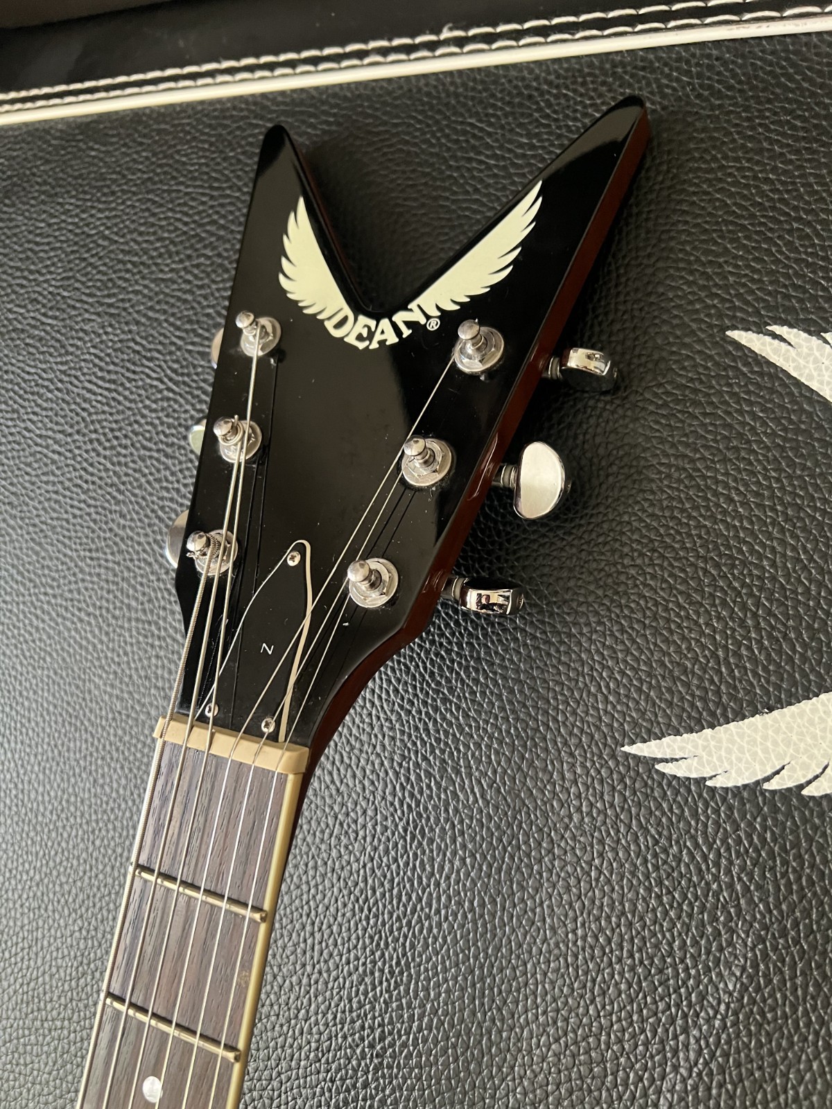 Dean Z Chicago Standard Electric Guitar – Hard Case Included