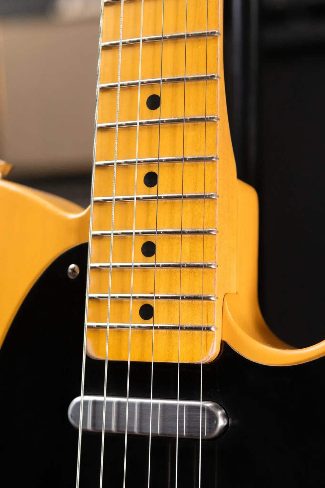 Nash T-52 Ash Body Light Aged Electric Guitar – Butterscotch Blonde with Hardshe