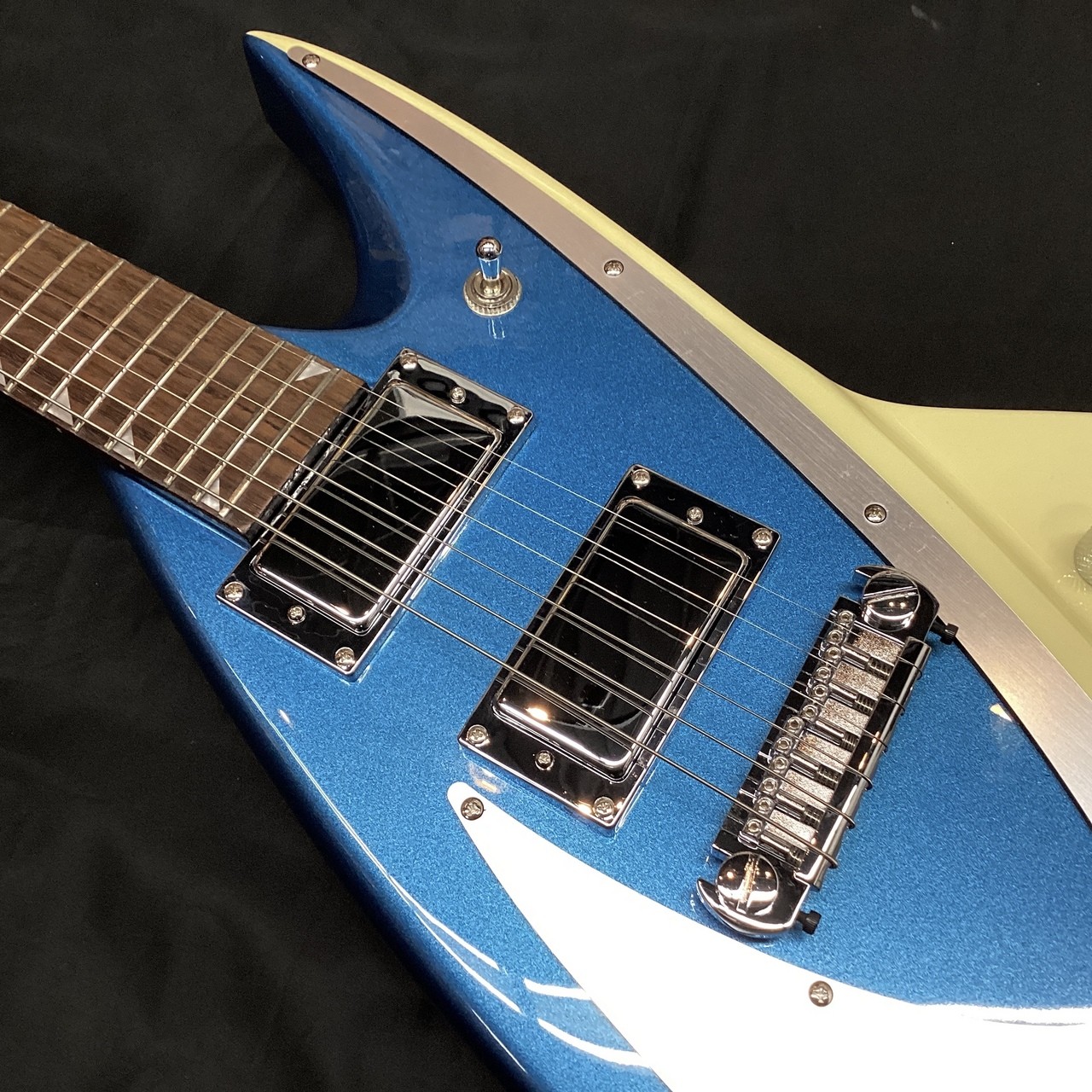 EASTWOOD GUITARS Backlund Model 400 Metallic Blue