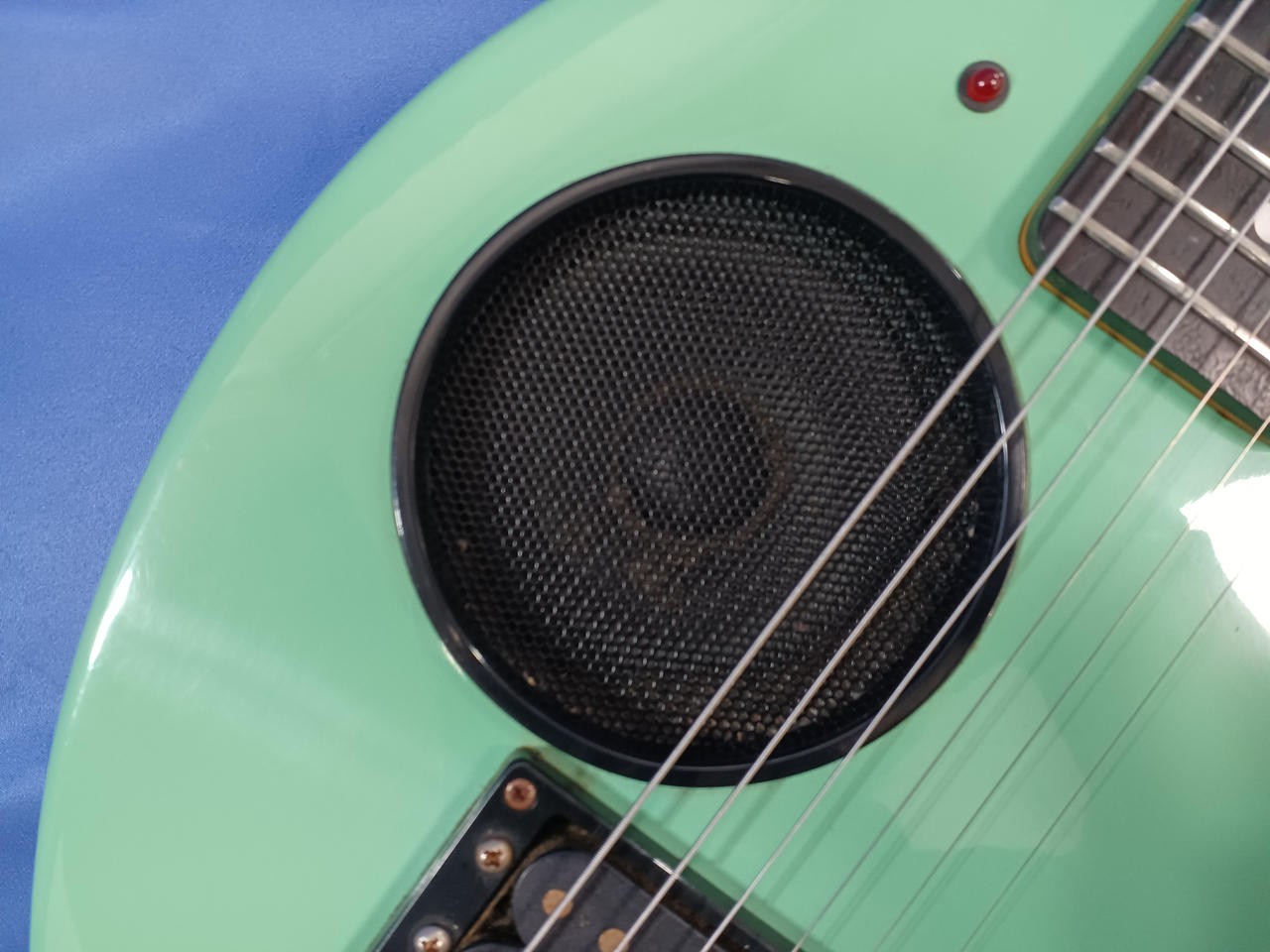 FERNANDES ZO-3 Electric Guitar with Built-in Amplifier-11