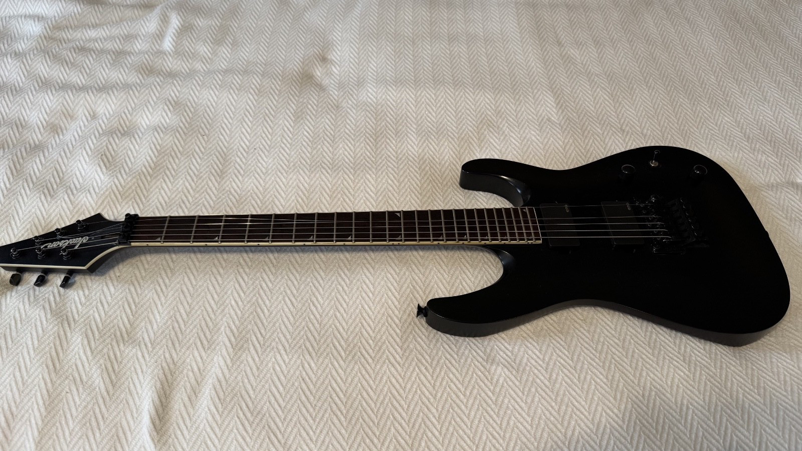 Jackson SLATXMG3-6 Active EMG’sUS NeckThru