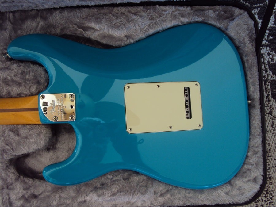 Fender American Professional II Stratocaster – Miami Blue with Maple Fingerboard