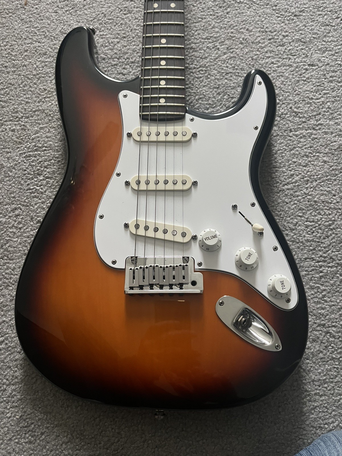Fender 40th Anniversary USA Stratocaster 1994 – Sunburst-Rosewood – Near Mint !!