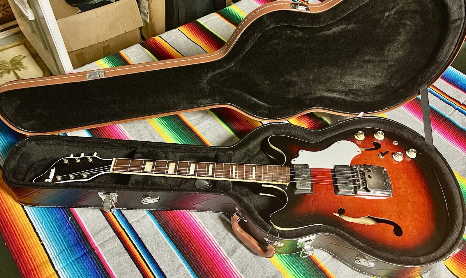 SUPRO CROYDON VINTAGE ELECTRIC GUITAR