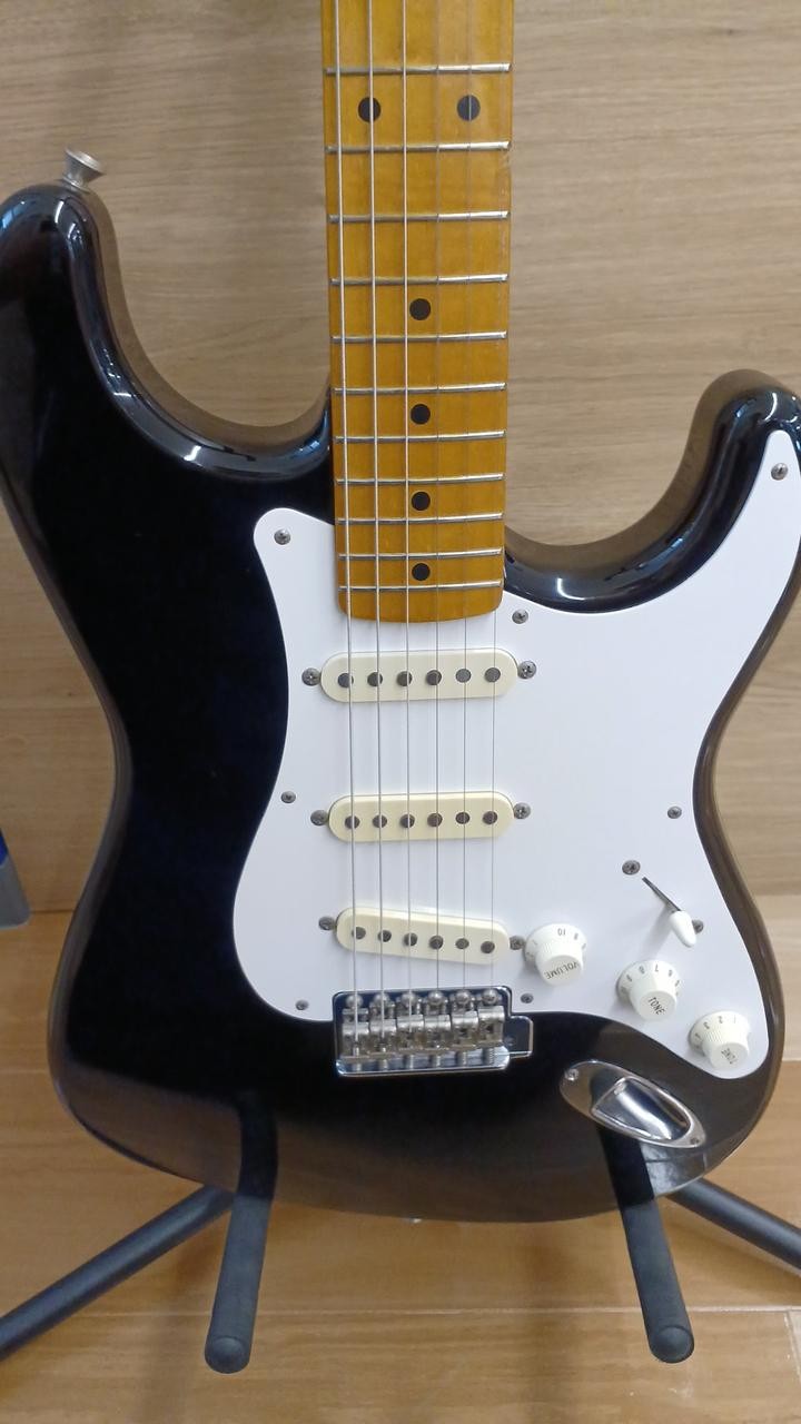 FENDER JAPAN ST57-50 Electric Guitar
