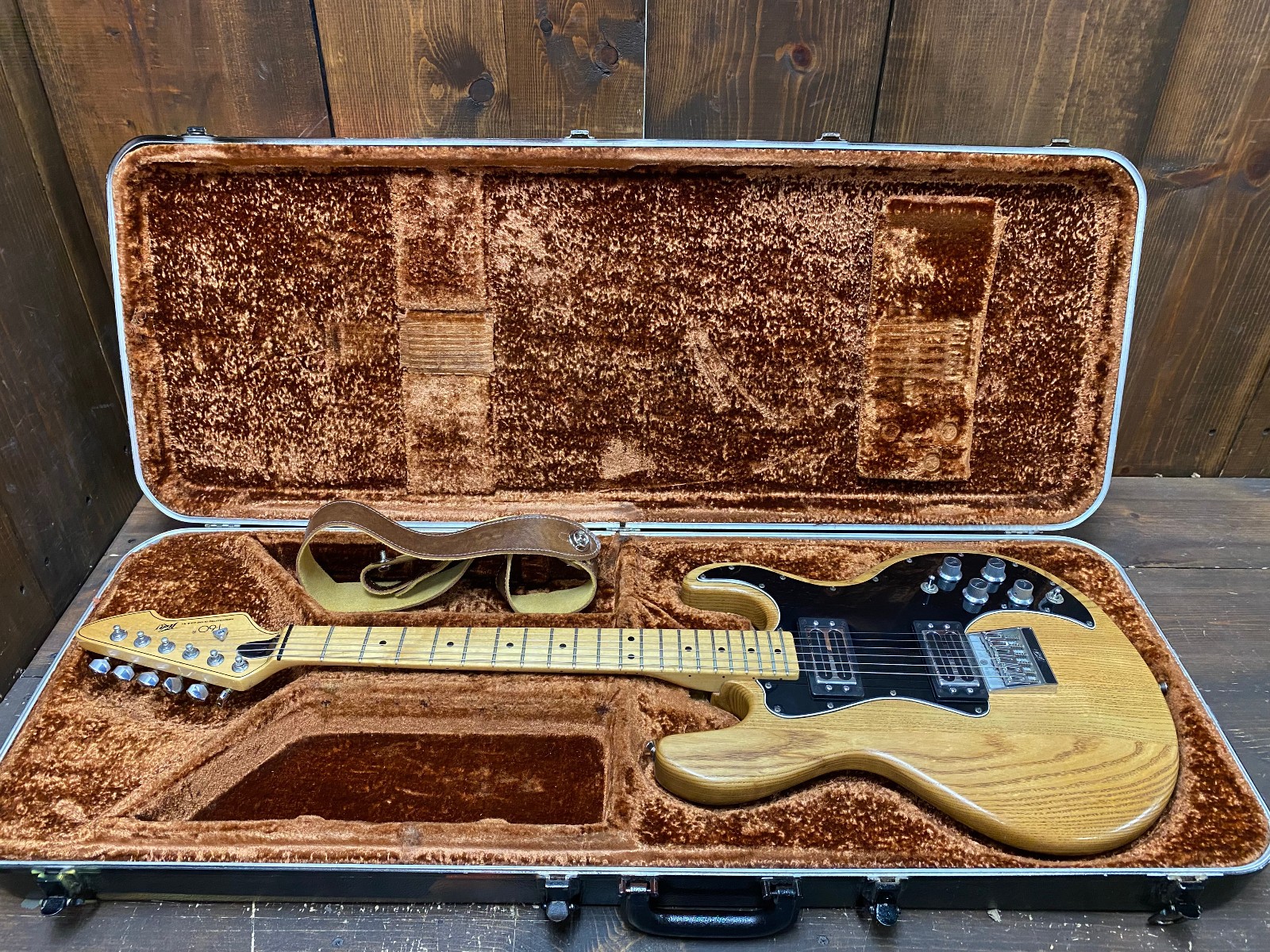 1986 Peavey T-60 Electric Guitar Natural Finish Made In USA OHSC Vintage T60