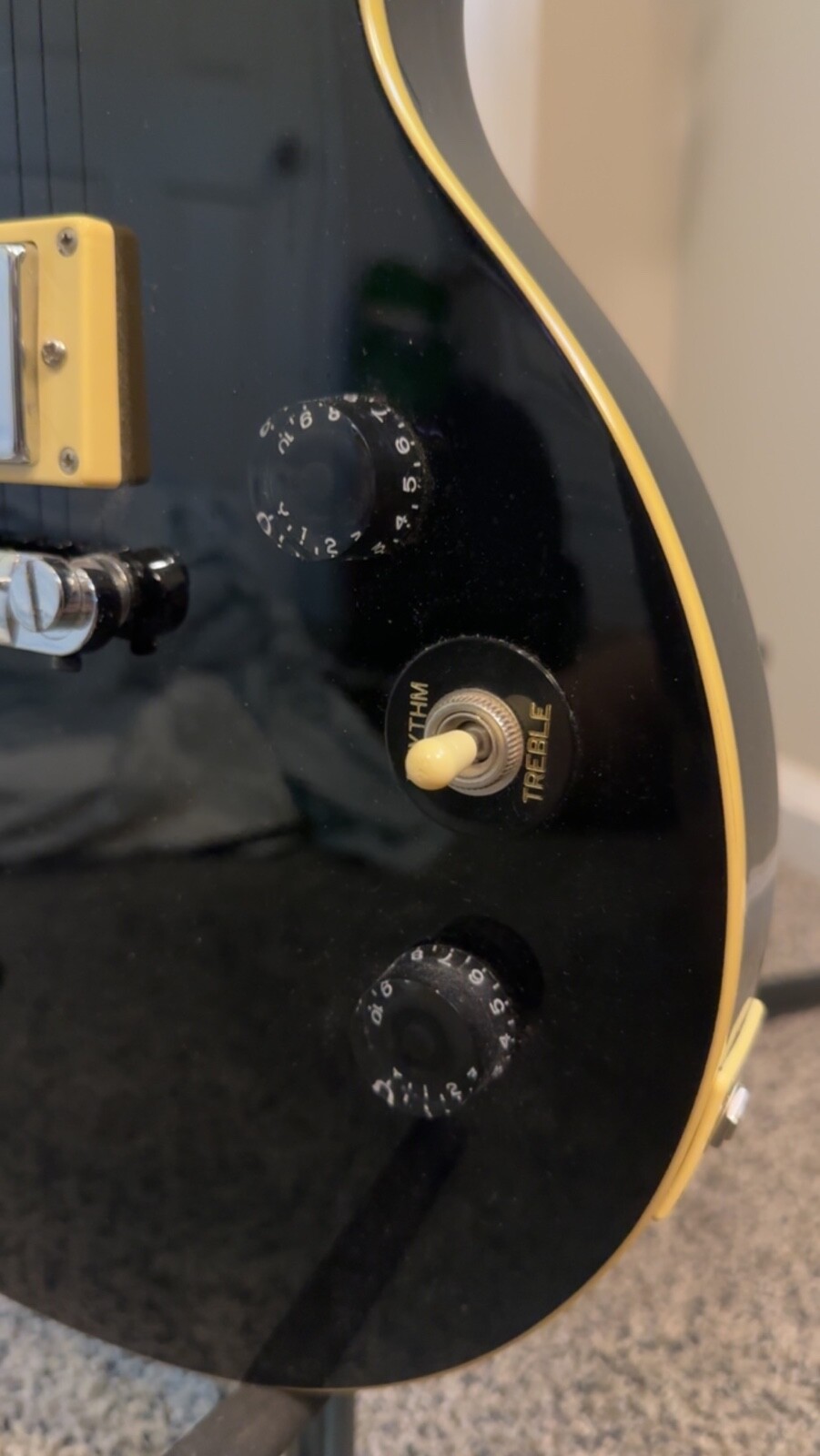 Gibson-Baldwin Epoch Les Paul 2000s – Black, Plus Fender 15G Amp 