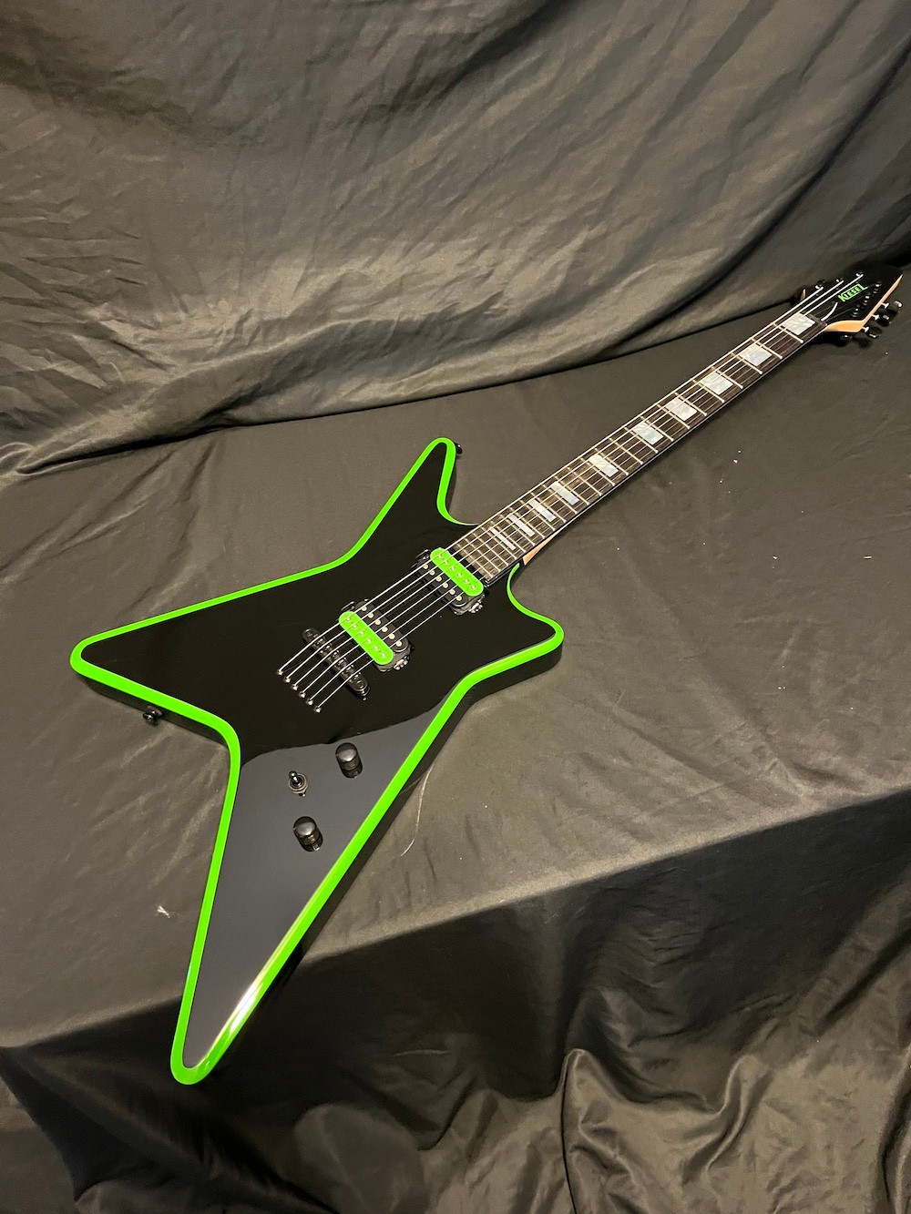 2025 Kiesel V220 Guitar Black W/Racing Green Bevels W/OHSC-MINT!