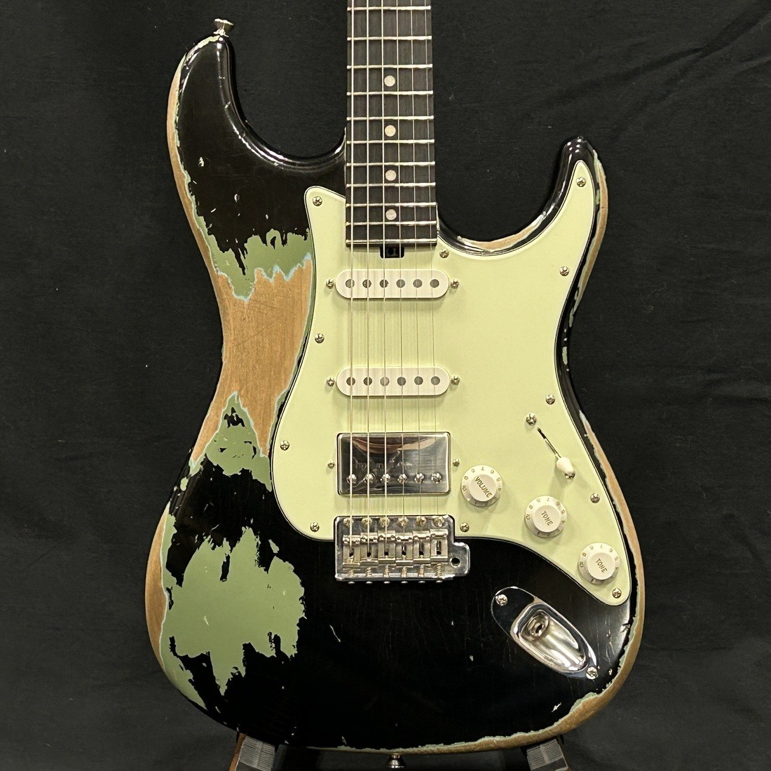 Electric Guitar Red House Piccola S SSH Black Green Heavy Aged Sound Messe 2025