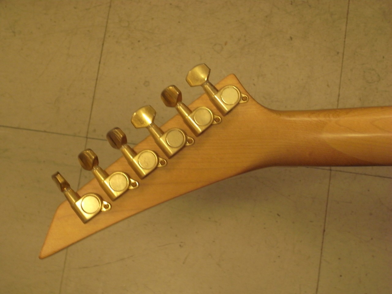 Grover Jackson DK, A60 (1999) (no260530)