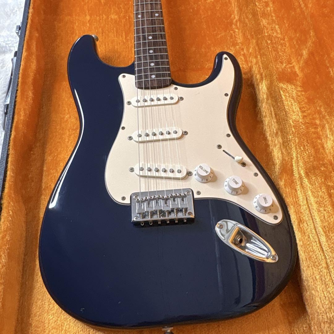 2.6Kg Squire Stratocaster Hardtail