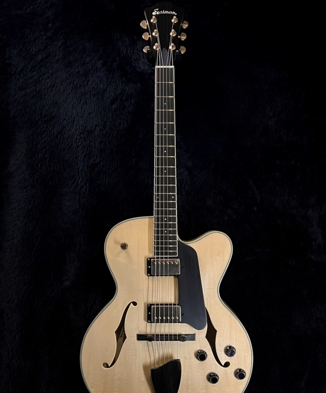 Eastman AR-403CE/D Used Maple body Blonde w/Hard case