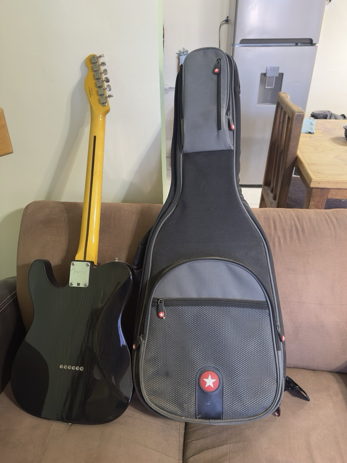 Fender Telecaster modernP Black Solid Ash Body Maple Neck 6-String RH w/ Gig Bag