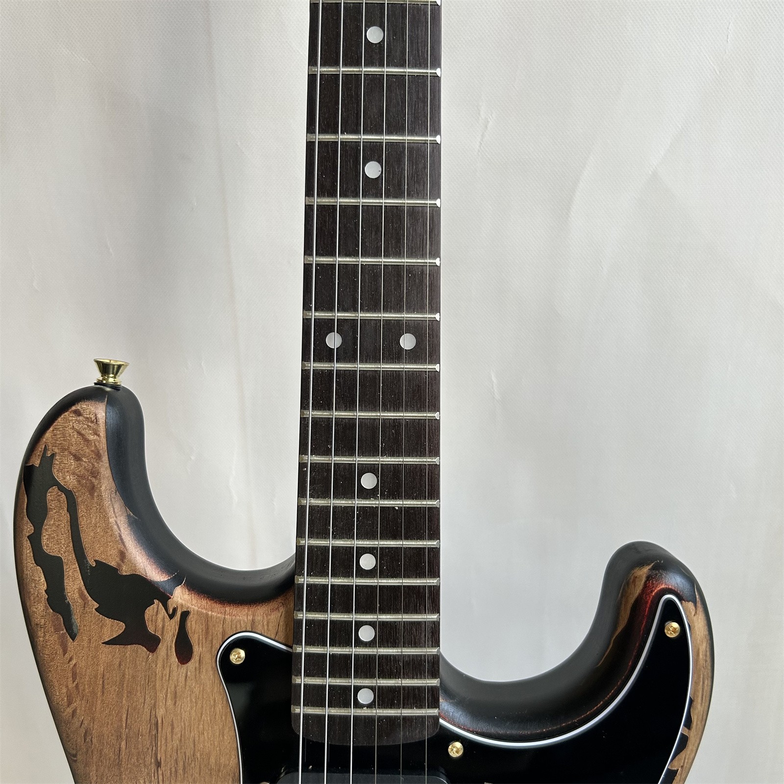 Custom Custom Shop Vintage ST SRV Strat: Alder, SSS, Tremolo, Gold Hardware