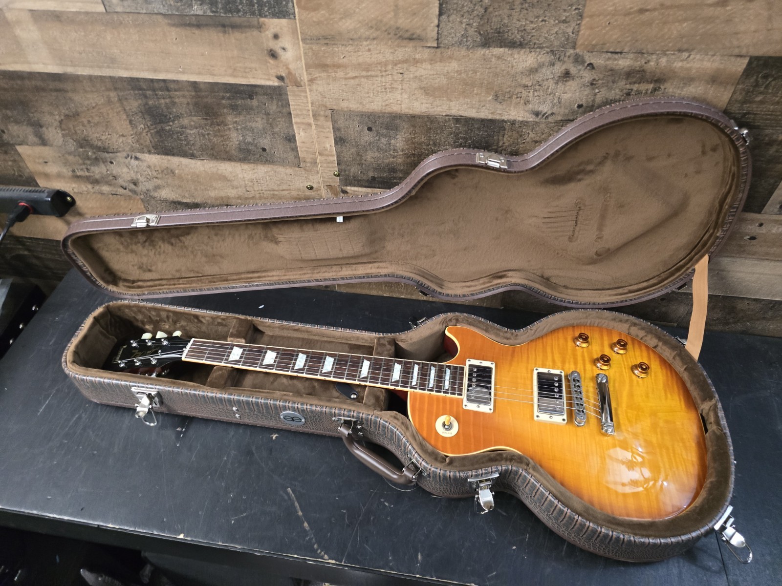 2005 Gibson Les Paul Standard Plus AAA Flame w/ Case 8.6 Lb