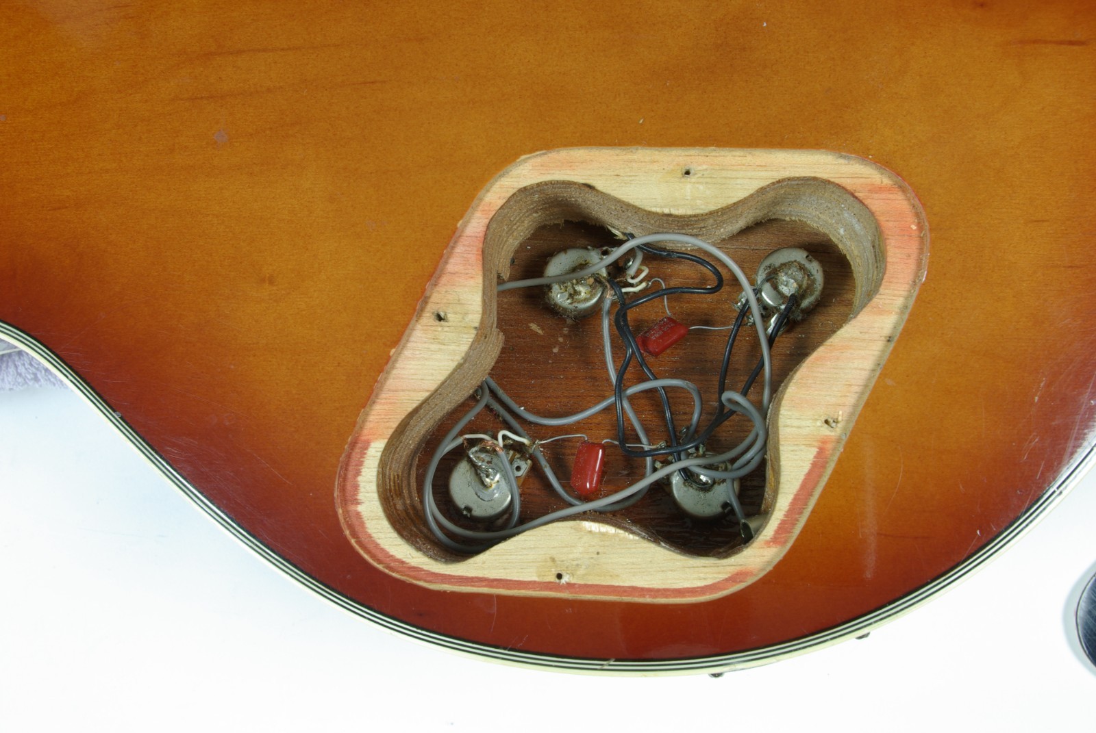 Gilbert 1970’s Les Paul Copy Guitar MIJ Rare Lawsuit-Era with new hardshell case