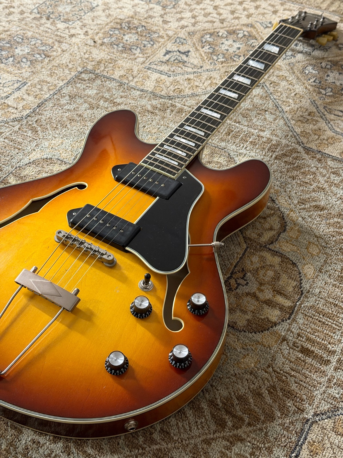 Eastman T64/V-T-GB in Goldburst w/ Lollar P90s, Hardshell Case & Pro Setup
