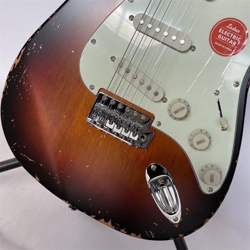 Vintage Sunburst relic Electric Guitar SSS pickups tremolo bridge fast delivery
