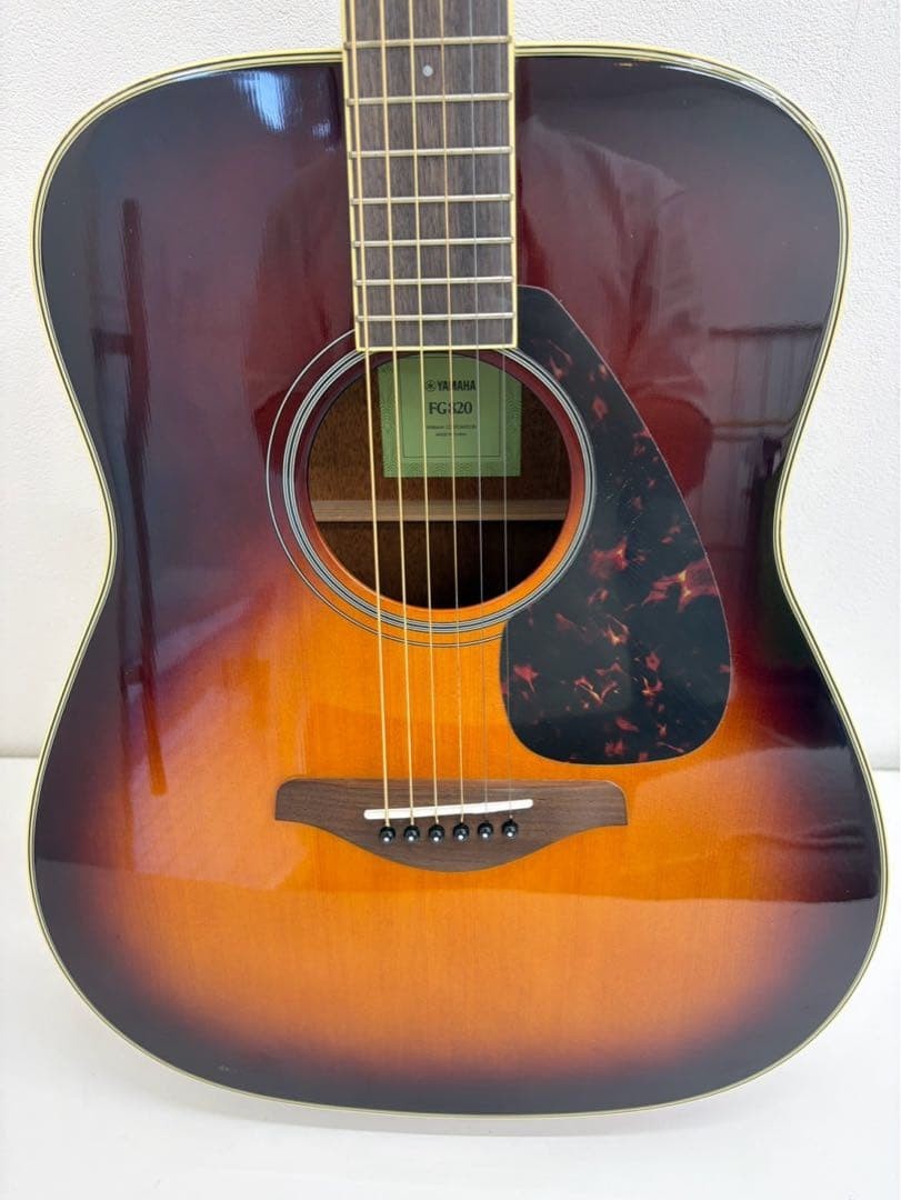 YAMAHA acoustic guitar FG820