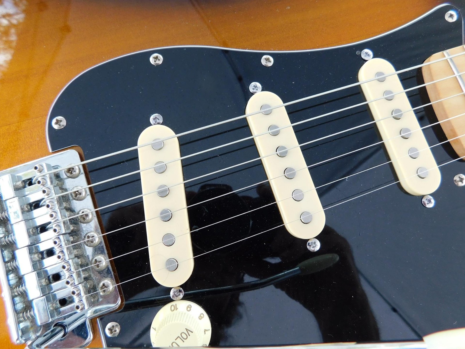 Squier “Custom Shack ” Strat, Alnico 5 Pickups, Custom Wiring,Capacitor Upgrade
