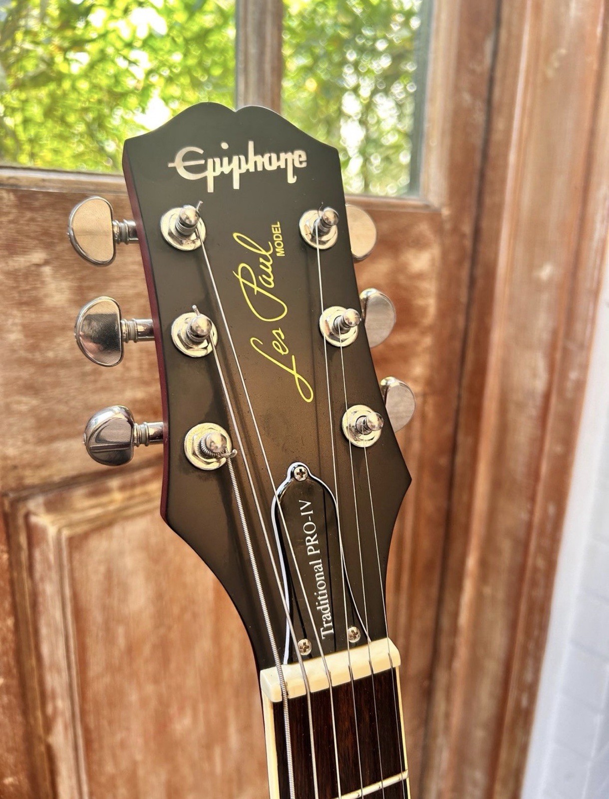 2019 Epiphone Les Paul Traditional Pro IV Worn Wine Red Electric Guitar