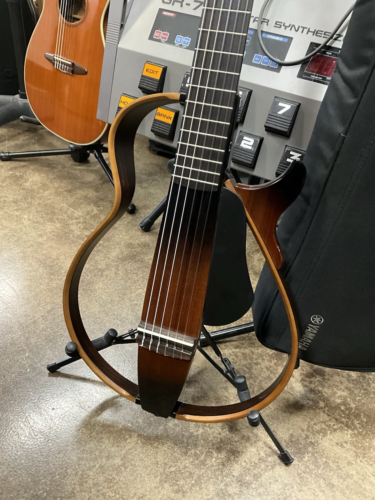Yamaha SLG200N TBS classical silent guitar excellent condition /gig bag/phones