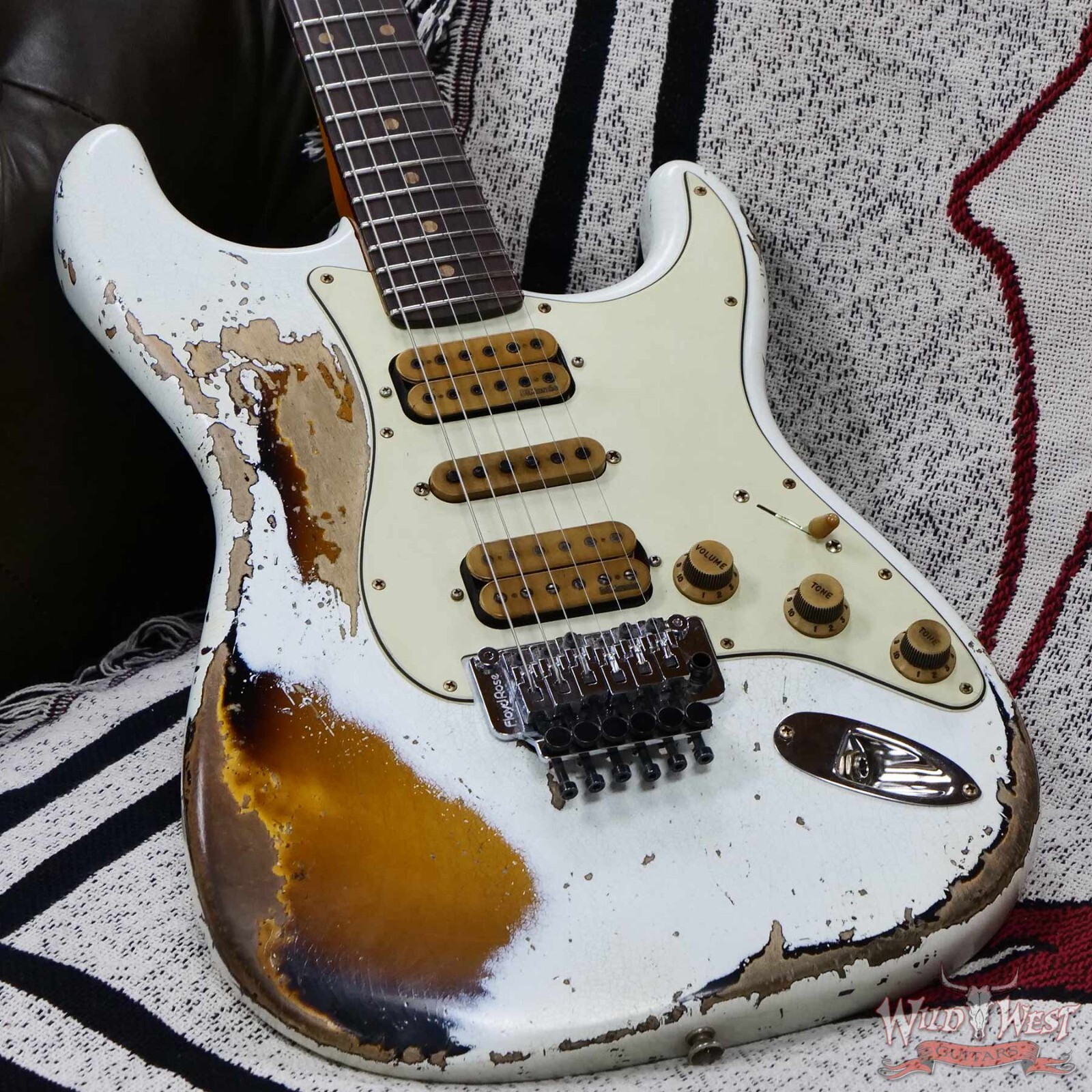 Fender Custom Shop Wild West White Lightning Stratocaster HSH Floyd Rose RW 8.10