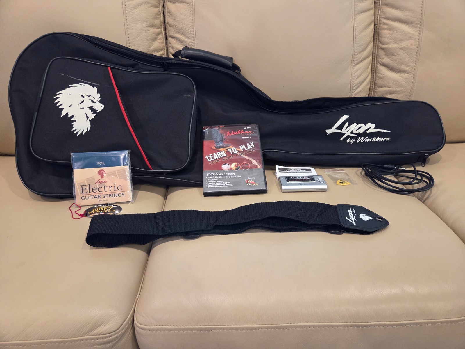 Washburn Lyon Electric Guitar gloss black finish included is gig bag & hardware.