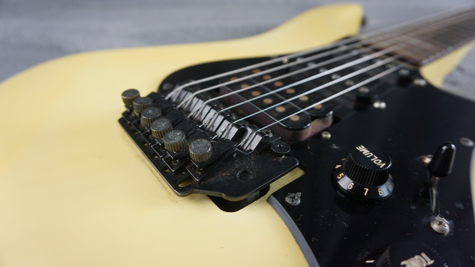 Fernandes HSS Electric Guitar – Vintage White – Japan w/ Hard Case