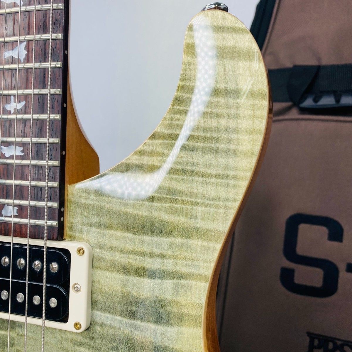 PRS SE CUSTOM 24 Lefty Trampas Green Guitar Gig Case Included