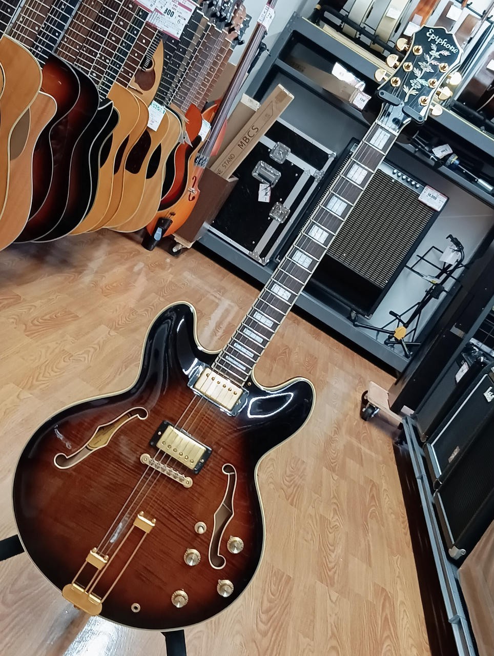 [Epiphone] Sheraton Sunburst Gold Hardware Made in Japan 1983 Electric Guitar